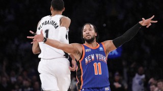 宝威体育官方网站-马刺胜率超6成！NBA总决赛前瞻：文班布伦森最强矛盾抢七定胜负？